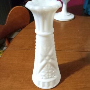 Vintage milk glass bud vase